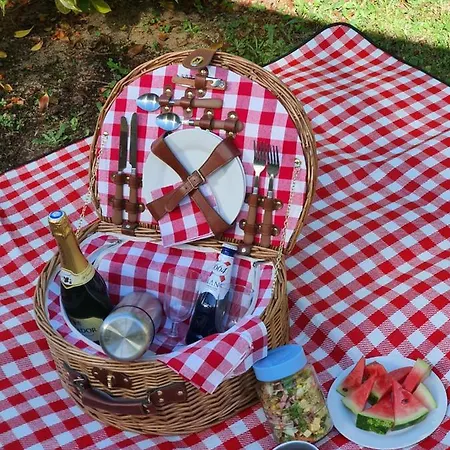 A L'ecole Buissonniere, D'hotes En Sidobre