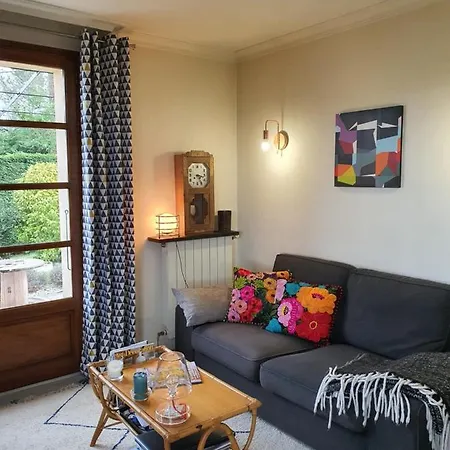 A L'ecole Buissonniere, D'hotes En Sidobre B&B Lacrouzette