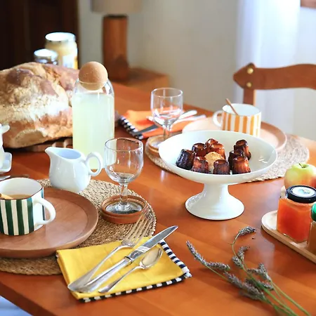 Bed & Breakfast D'hotes L'oustal, Terrasse Privee & Petit-dejeuner, Sidobre 3*